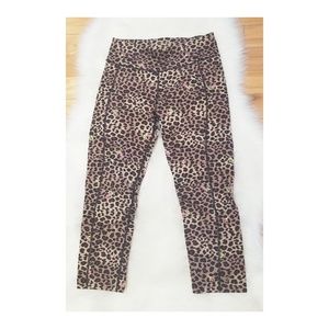 Sale! Betsey Johnson leopard print cropped leggings